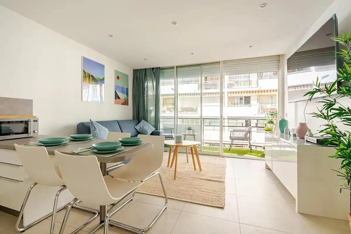 Appartement Magnifique 2 Pieces Avec Balcon Proche Martinez Et Croisette à Cannes